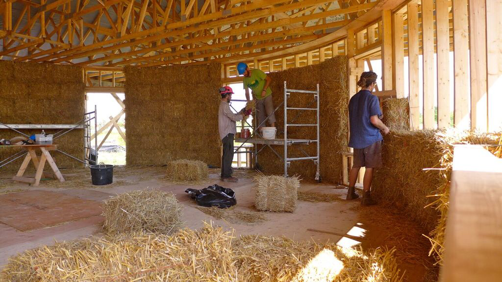 How straw homes could help solve the First Nations housing crisis