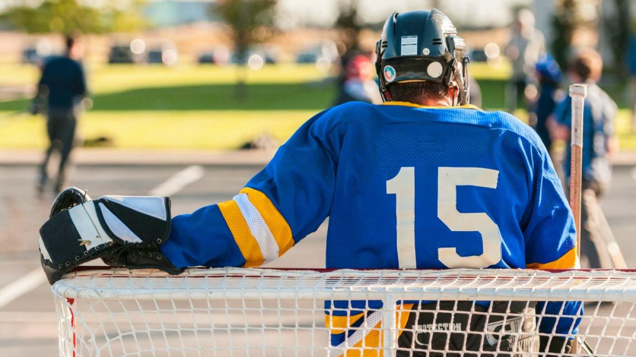Hamilton turns a street into street hockey—without risking a lawsuit