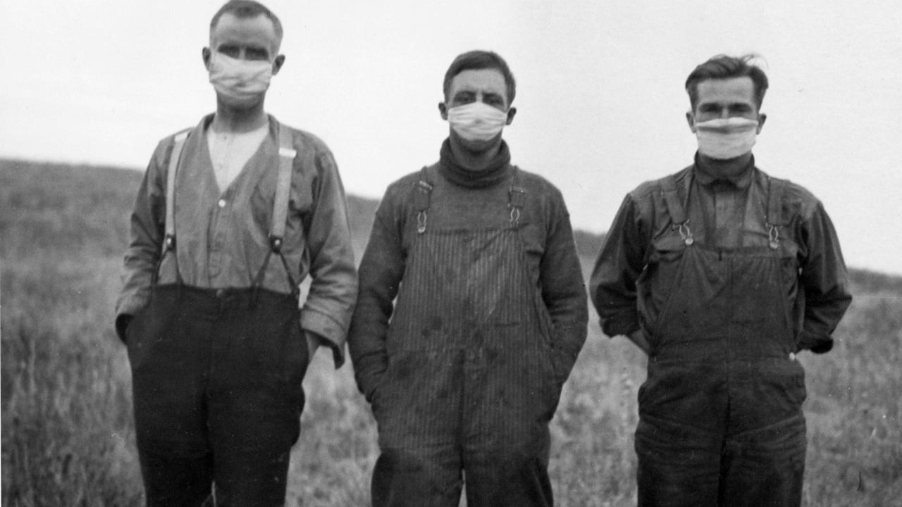 View People Wearing Masks During Spanish Flu PNG