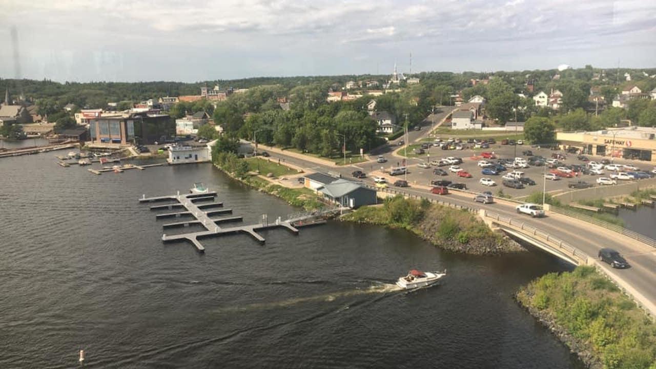 Should Manitobans be allowed to visit their Ontario cottages? Should Manitobans be allowed to visit their Ontario cottages?